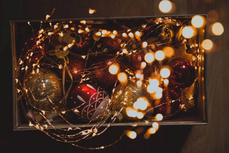 The Top Benefits of Investing in an Artificial Christmas Wreath or Garland