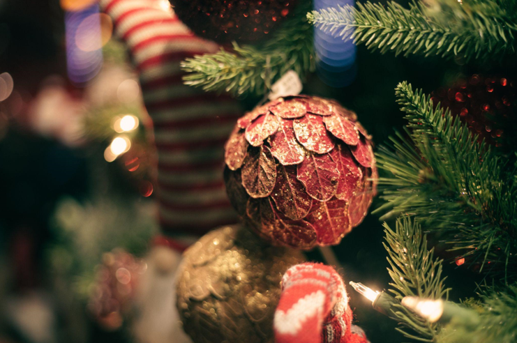 Creative Gifts and Holiday Tips for Loved Ones Abroad this New Year's Day